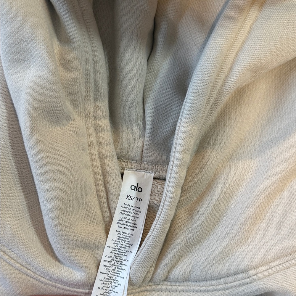 ALO Yoga Light Cream hoodie - Picture 3 of 3